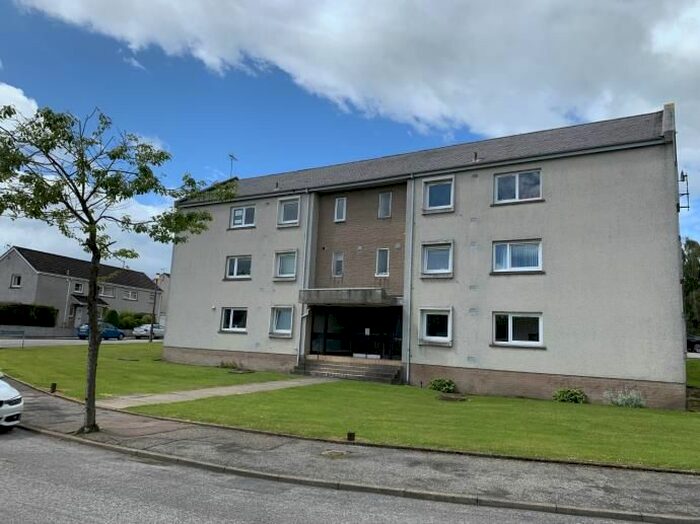 2 Bedroom Flat To Rent In Woodend Crescent, Hazlehead, Aberdeen, AB15