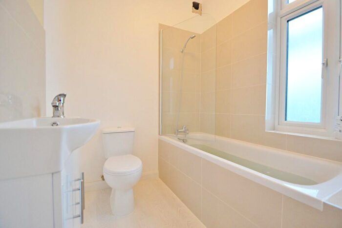 1 Bedroom Apartment To Rent In Long Ditton, Surbiton, KT6