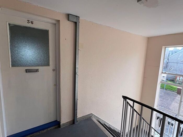 2 Bedroom Flat To Rent In Castle Street, The Barbican, Plymouth - Two Bedroom Apartment, PL1