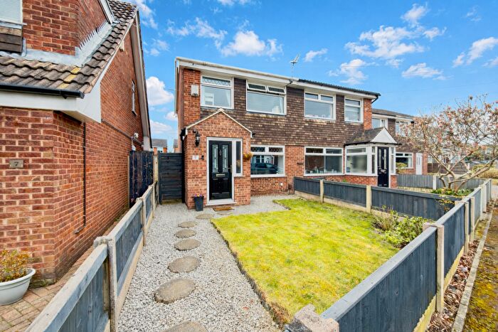 3 Bedroom Semi-Detached House For Sale In Dunnock Close, Offerton, Stockport, SK2