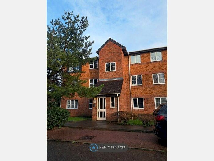 1 Bedroom Flat To Rent In Netherlands Road, East Barnet, EN5