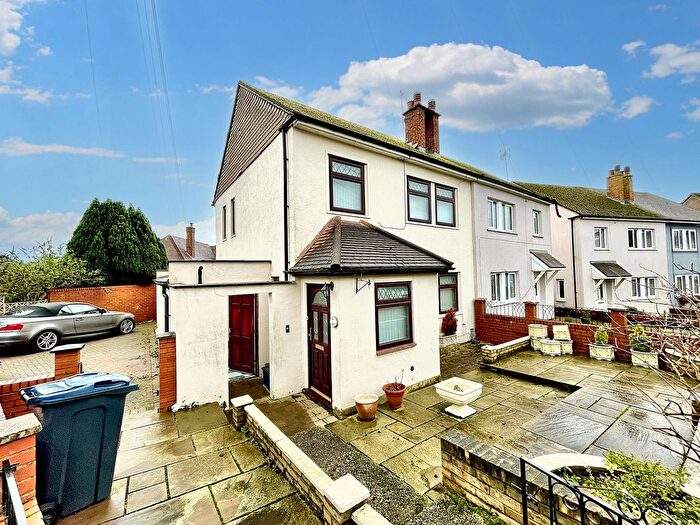 3 Bedroom Property To Rent In Queens Road, Ware, SG12