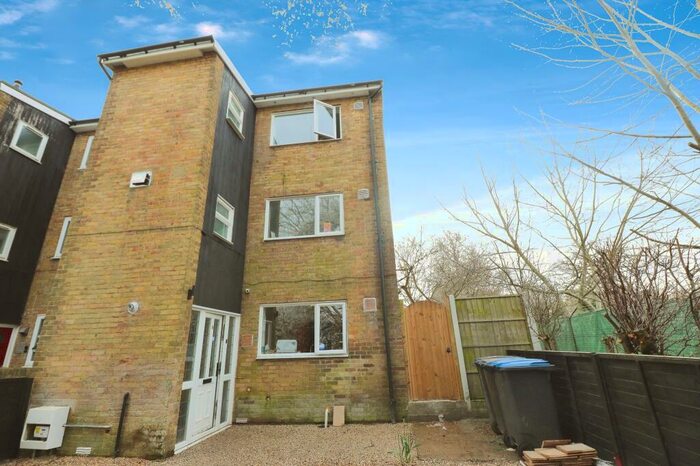 5 Bedroom End Of Terrace House To Rent In Ladyshot, Harlow, CM20