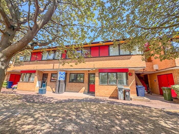 2 Bedroom Apartment To Rent In Sherbourne Close, Cambridge, CB4