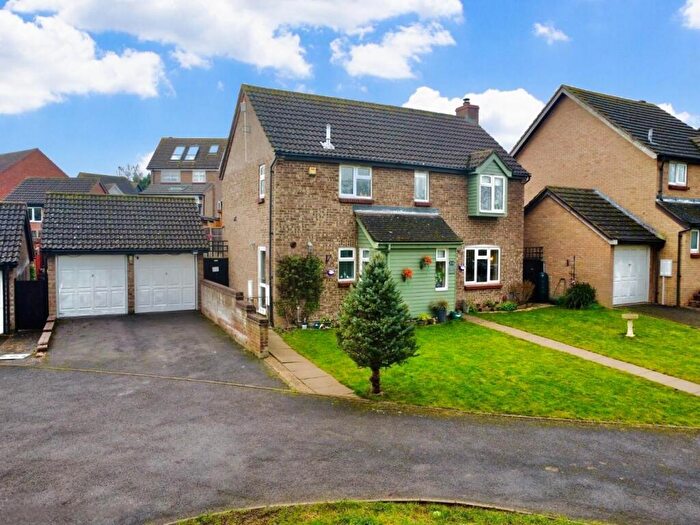 4 Bedroom Detached House For Sale In Bentley Close, Rectory Farm, Northampton, NN3
