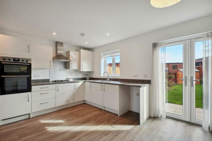 4 Bedroom House To Rent In Cheyne Avenue, Wellingborough, NN8