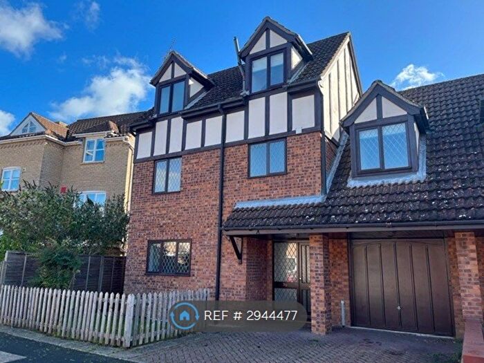 3 Bedroom Semi Detached House To Rent In Crockfords Road, Newmarket, CB8