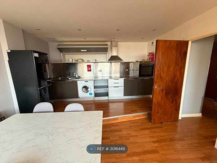 2 Bedroom Flat To Rent In Lee Circle, Leicester, LE1