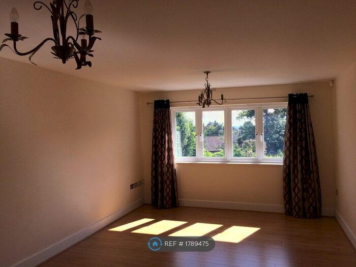 2 Bedroom Flat To Rent In Clarence Road, Bromley, BR1
