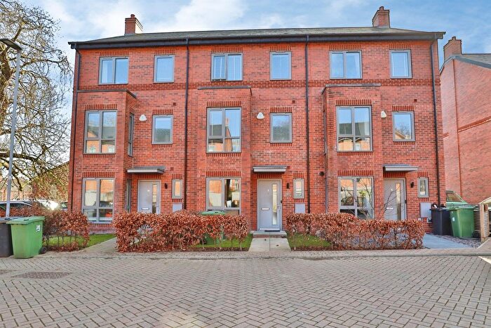 4 Bedroom Terraced House For Sale In Sandringham Drive, Hyde Park, Leeds, LS6
