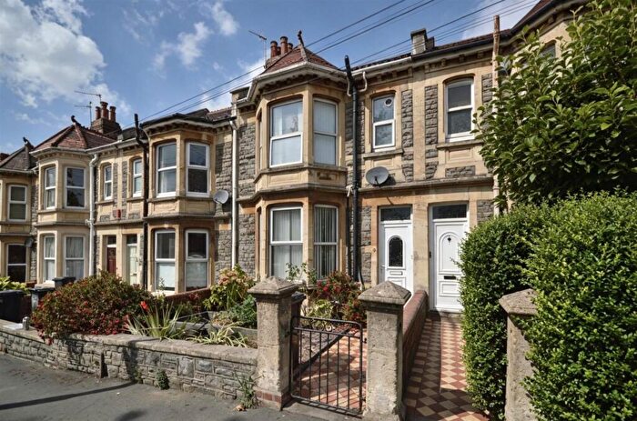 5 Bedroom Terraced House For Sale In Oakmeade Park, Knowle, Bristol, BS4