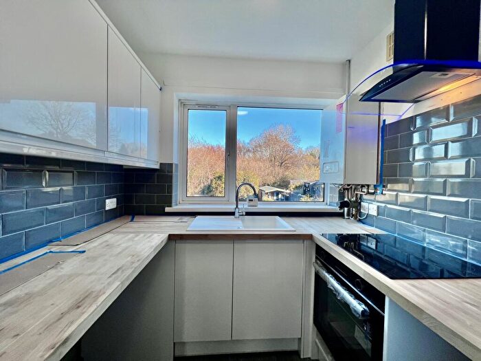 2 Bedroom Maisonette To Rent In Ashburnham Close, Southampton, SO19