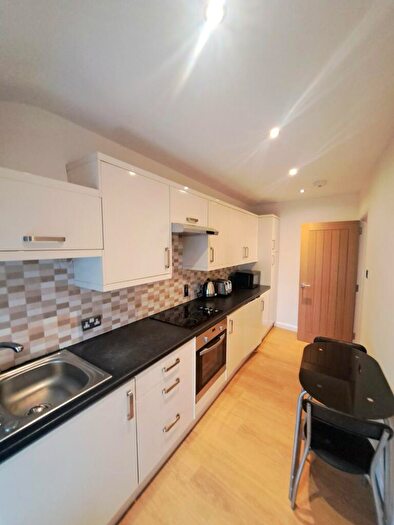 2 Bedroom Flat To Rent In Crown Terrace, Top Floor, City Centre, Aberdeen, AB11