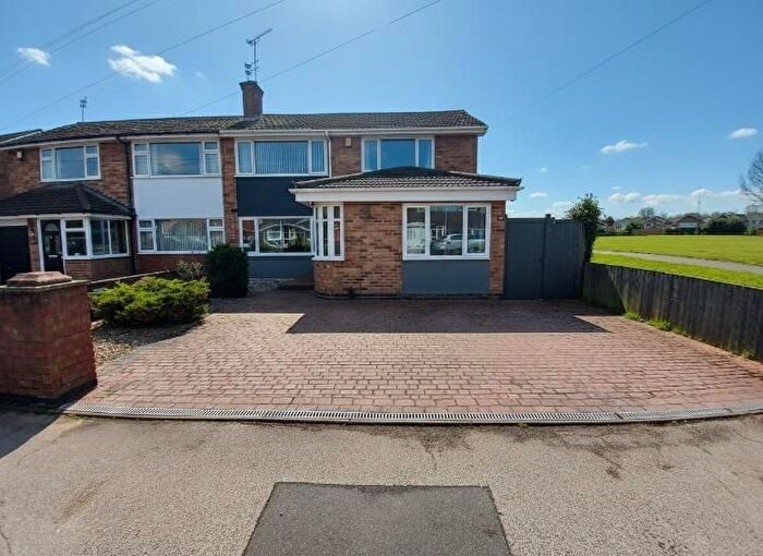 4 Bedroom Semi Detached House For Sale In Sherbourne Avenue, Poplar Farm, Nuneaton, CV10