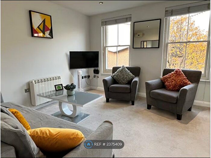 2 Bedroom Flat To Rent In Hanbury Street, London, E1