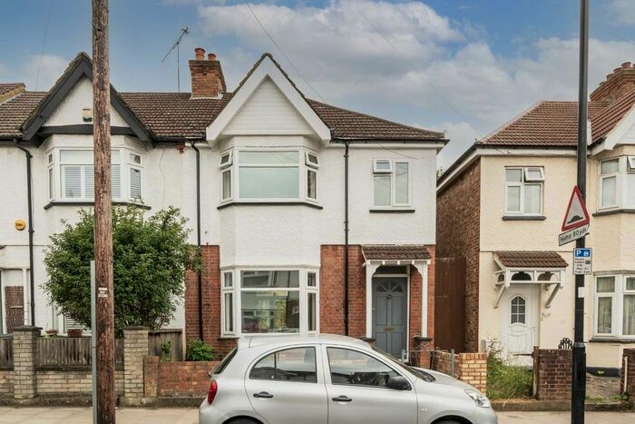 3 Bedroom Property To Rent In Drayton Bridge Road, London, W7