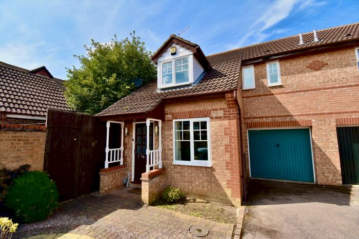 3 Bedroom Semi-Detached House To Rent In Wisteria Way Northampton, NN3