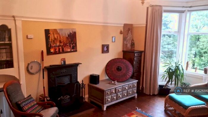 3 Bedroom Terraced House To Rent In Parkhill Road, Glasgow, G43