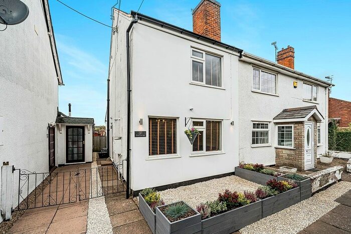 2 Bedroom Semi-Detached House To Rent In Woodrow Lane, Catshill, Bromsgrove, Worcestershire, B61