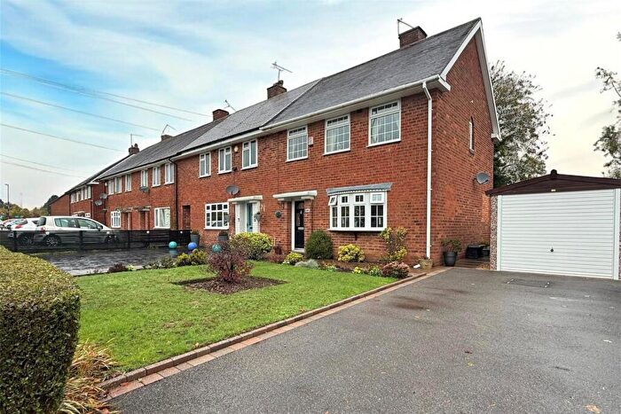 3 Bedroom End Of Terrace House For Sale In Quinton Road West, Quinton, Birmingham, B32