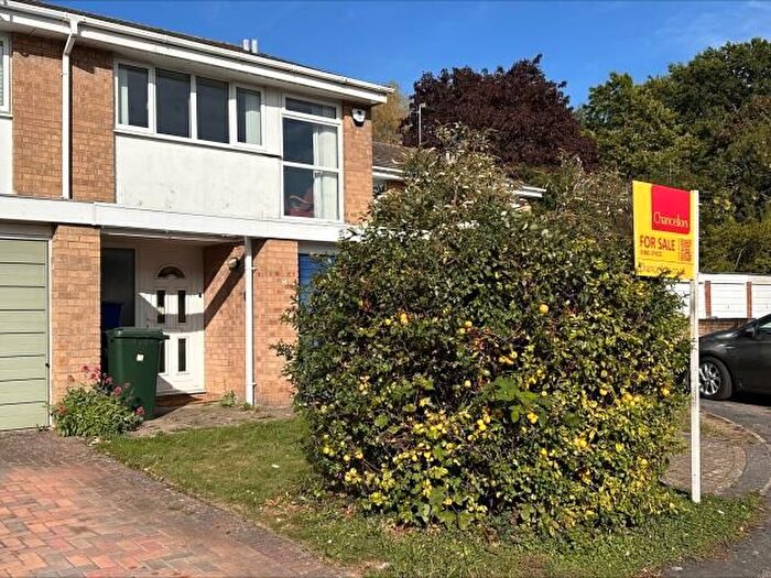 3 Bedroom End Of Terrace House For Sale In Florence Close, Kidlington, OX5