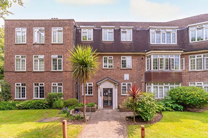 2 Bedroom Flat To Rent In High Street, Cheam, Sutton, SM3