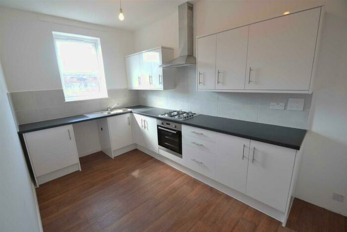 2 Bedroom Flat To Rent In Flat Cannongate House, Firs Parade, Matlock, DE4