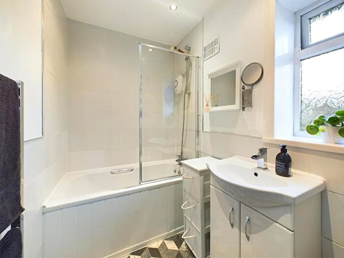 2 Bedroom Semi-Detached House For Sale In Glenside Road, Shipley, BD18