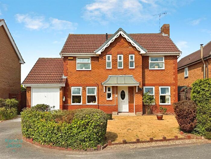 3 Bedroom Detached House For Sale In Plover Dene, Gateford, Worksop, S81