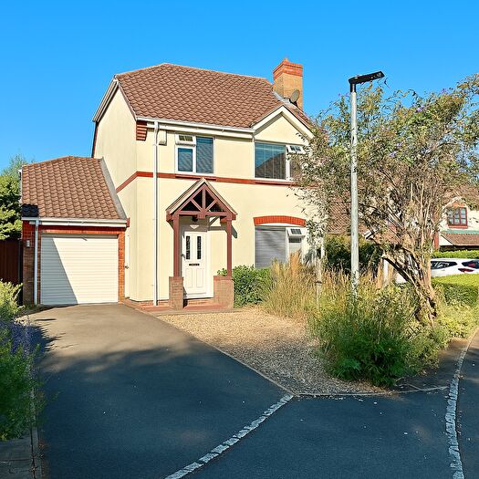 4 Bedroom Detached House To Rent In Glastonbury Abbey, Bedford, MK41