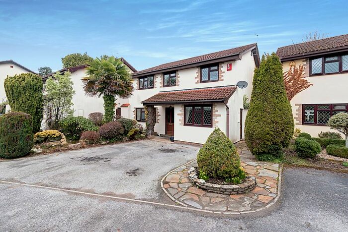 4 Bedroom Detached House To Rent In Longleat Close, Lisvane, Cardiff, CF14