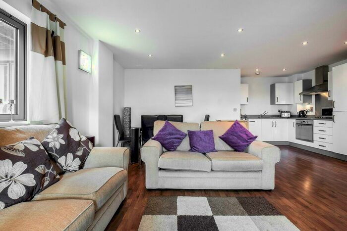 2 Bedroom Apartment To Rent In South Quay, Kings Road, Swansea, SA1