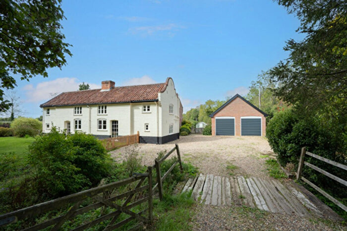 5 Bedroom Detached House For Sale In The Green, Norwich, NR15
