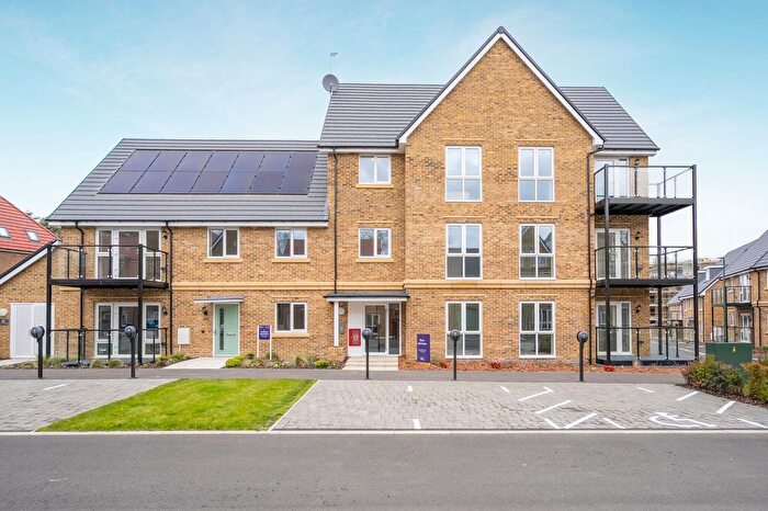 2 Bedroom Flat To Rent In Archibald House, Ascot, SL5