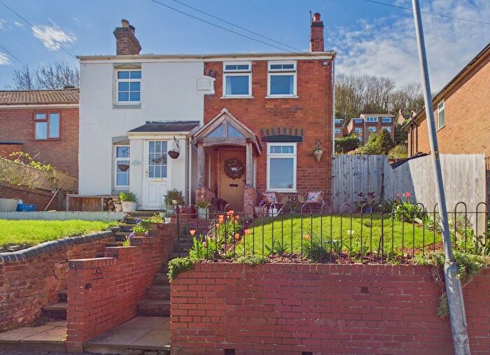 2 Bedroom Semi Detached House For Sale In Old Hollow, Malvern, WR14