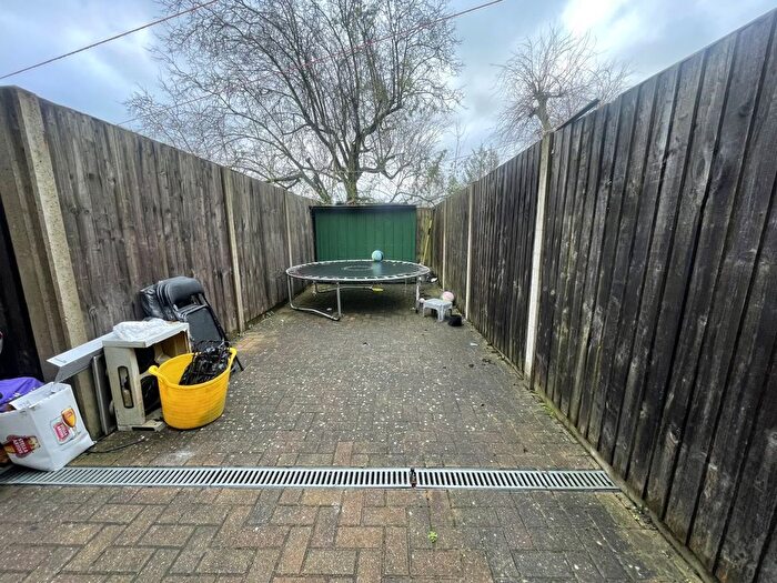 1 Bedroom Flat To Rent In Locket Road, Wealdstone, Harrow, HA3