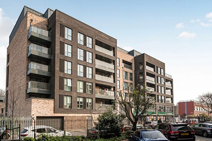 3 Bedroom Flat For Sale In Pomeroy Street, London, SE14