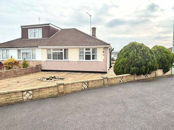 2 Bedroom Bungalow For Sale In Shearwater Grove, Innsworth, Gloucester, GL3