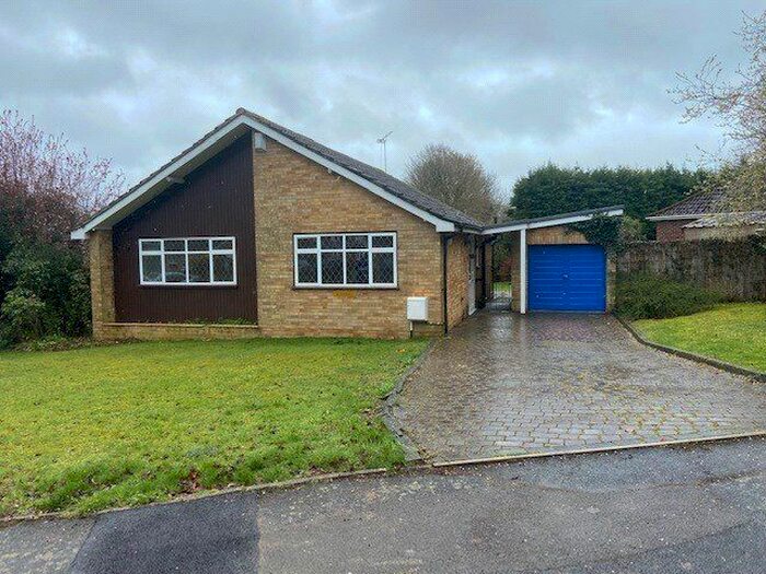 2 Bedroom Bungalow To Rent In Gorse Way, Hartley, Longfield, Kent, DA3