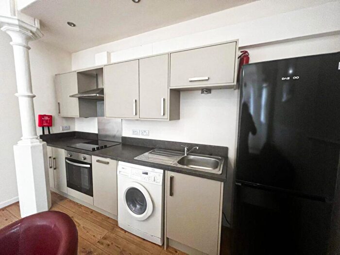 2 Bedroom Apartment To Rent In Holderness Road, Hull, HU9