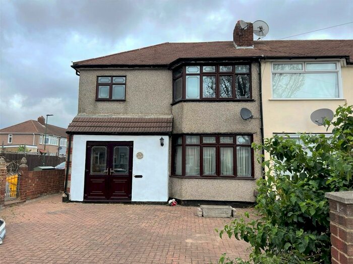 4 Bedroom Semi-Detached House To Rent In Tyrrell Avenue, Welling, Kent, DA16