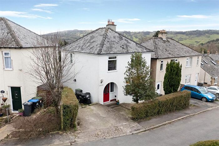 3 Bedroom Detached House For Sale In Darley House Estate, Hackney, DE4