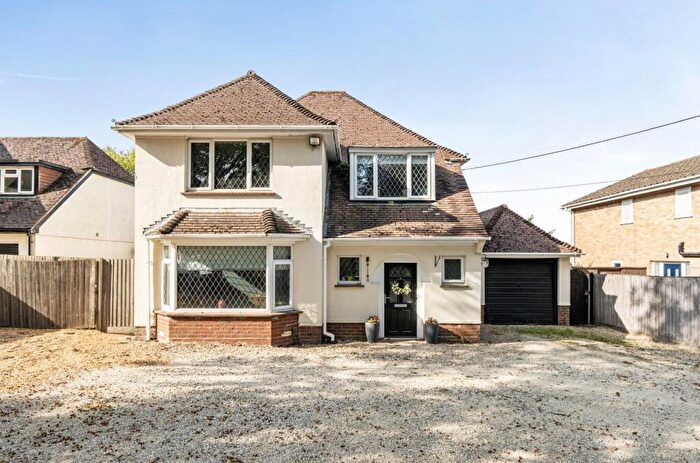 3 Bedroom Detached House For Sale In Winchester Road, Andover, SP10