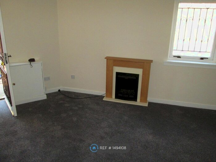 2 Bedroom Flat To Rent In New Street, Stevenston, KA20