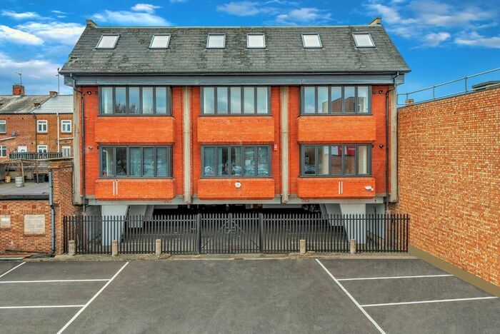 1 Bedroom Studio To Rent In Heriot House, - Guildford Street, Chertsey, Surrey, KT16