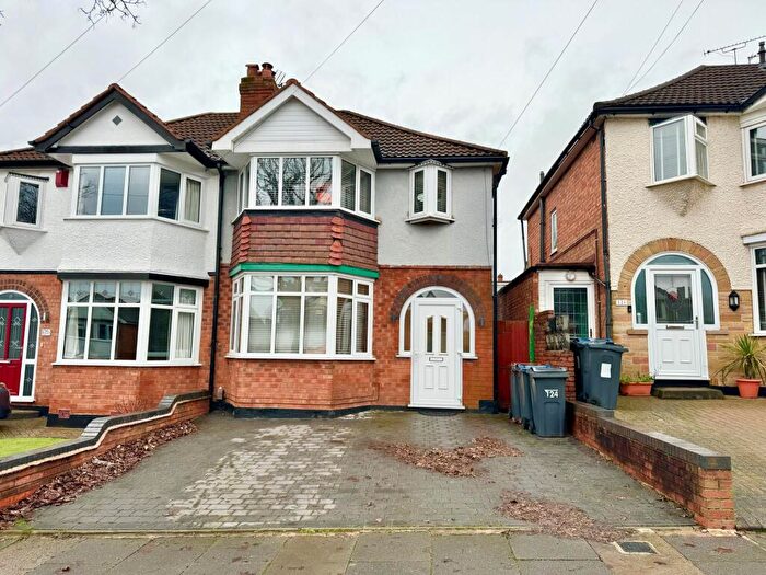 3 Bedroom Semi Detached House To Rent In Blakeland Road, Birmingham, B44