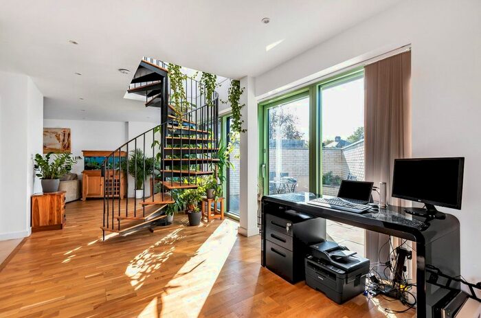 3 Bedroom Detached House To Rent In Harland Road, Lee, Lewisham, London, SE12