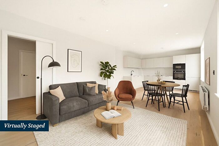 3 Bedroom Flat For Sale In Coverdale Road, Willesden Green, NW2