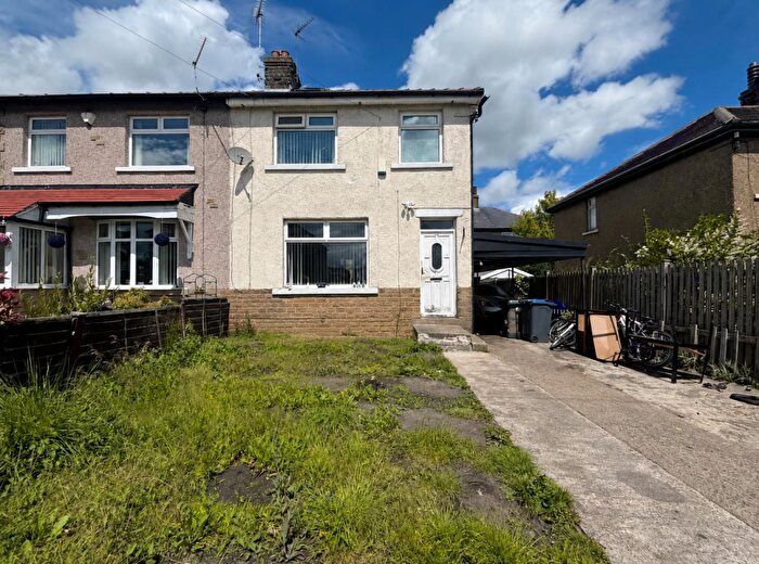 3 Bedroom Semi-Detached House For Sale In Thorpe Avenue, Thornton, Bradford, BD13