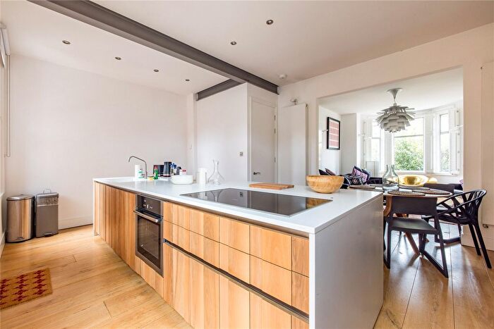 4 Bedroom Detached House To Rent In Wallingford Avenue, London, W10